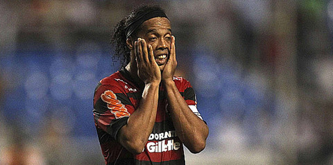 Ronaldinho ya no es jugador del Flamengo