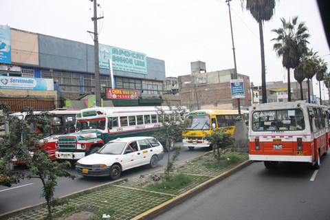 [Foto] Reordenamiento de la avenida manco Capac en Lima: Paciencia