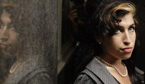 Homenaje: Cantante británica Amy Winehouse tendrá monumento en local musical Roundhouse de Londres