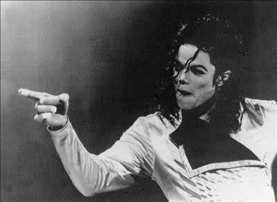 Polémico: Demandan a Michael Jackson por mil millones de dólares