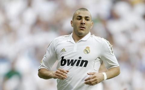 Manchester City trata de arrebatarle al Real Madrid la habilidad de Karim Benzema