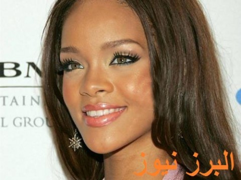 Afirman que Rihanna usó una doble para  propaganda de Armani