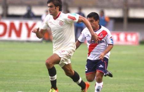 Universitario perdió con Municipal en la presentación de Solano como DT