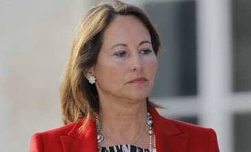 Ségolène Royal inicia su cruce del desierto político en Francia