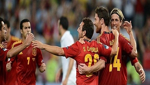 [VIDEO] Euro 2012: disfrute del doblete de Xabi Alonso en el España vs Francia