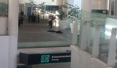 México: Enfrentamiento en Aeropuerto dejó dos policías muertos