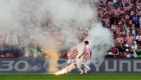 Eurocopa 2012: Croacia y Portugal fueron multados por mal comportamiento de sus hinchas