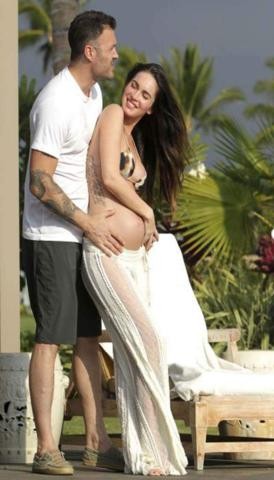 [FOTOS] Megan Fox:Luce su embarazo en las playas de Hawaii