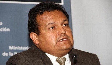 Ministro Urquizo pasó mal momento en Ayacucho