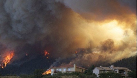 [VIDEO] EE.UU: Incendio forestal provoca el éxodo en Colorado