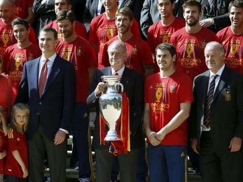 [FOTOS] Selección de España recibió homenaje del Rey Juan Carlos