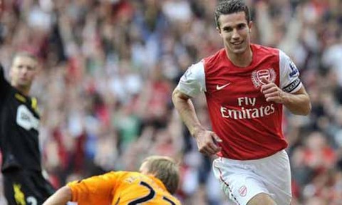 Van Persie no renovará contrato con Arsenal y jugaría en el Barcelona la próxima temporada