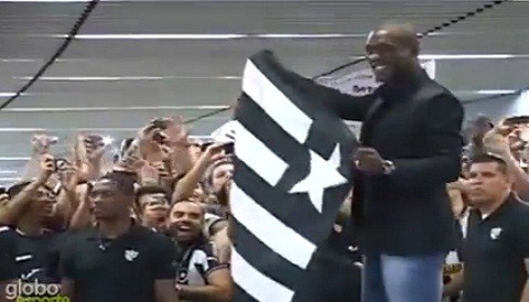 [VIDEO] Clarence Seedorf fue recibido con mucho entusiasmo por hinchas del Botafogo