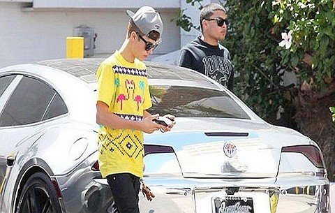 Justin Bieber fue detenido por manejar a excesiva velocidad