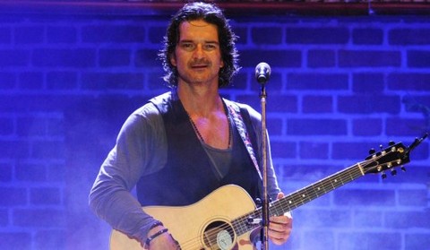 Convocan a una marcha mundial contra Ricardo Arjona