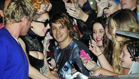 [VIDEO] Lady Gaga sorprende a los aficionados en Burswood Dome