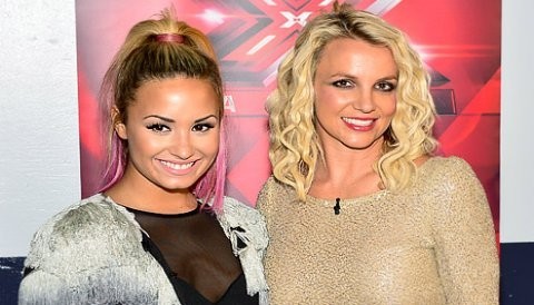 Britney Spears y Demi Lovato asustadas tras la caída de 2 rayos en audiciones de Factor X
