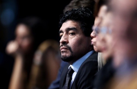 Maradona es internado en Dubai por cálculos renales