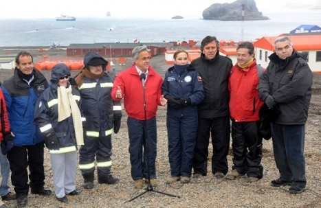 Descartan tsunami en Chile tras sismo en la Antártica