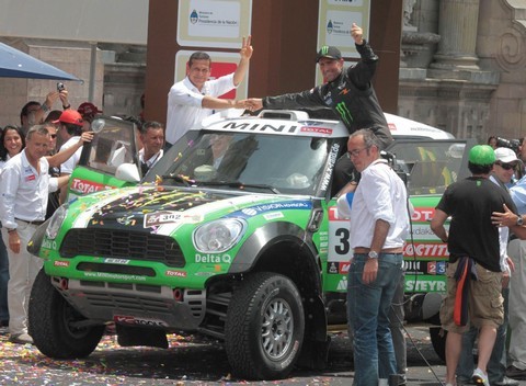 Vehículos del Dakar permanecerán en el Paseo de Héroes Navales