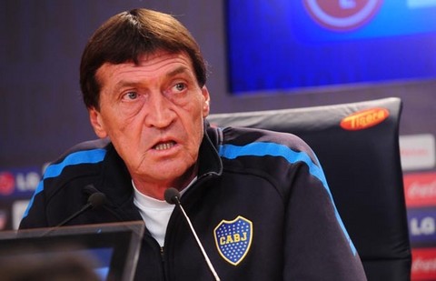 Boca Juniors: Falcioni presentó su renuncia tras bronca con Riquelme