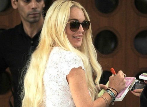 Lindsay Lohan atenta con sus fans