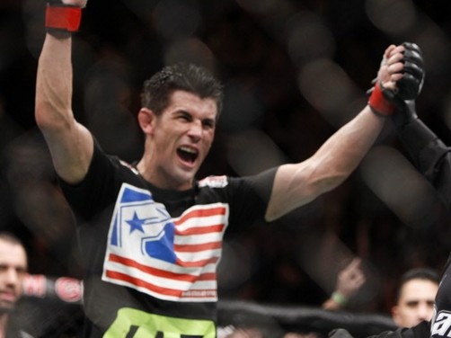 Dominick Cruz se quebró la mano en pleno UFC on Versus 6