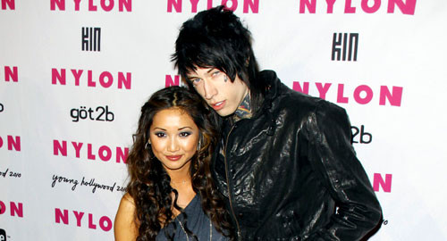 Trace Cyrus se compromete con Brenda Song