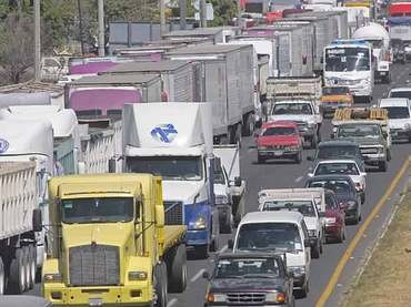 Chanchamayo: Cientos de vehículos quedaron varados tras paro