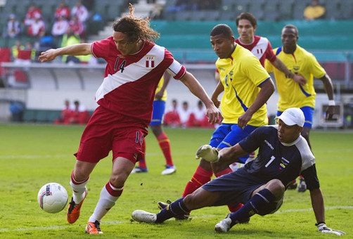 Perú no pudo frente a Ecuador en Quito y cayó por 2 a 0