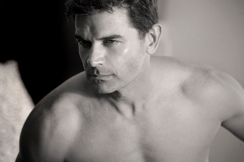 Sergio Basáñez quiere posar desnudo