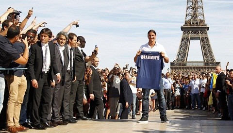 [FOTOS] Zlatan Ibrahimovic fue presentado como flamante refuerzo del PSG de Francia