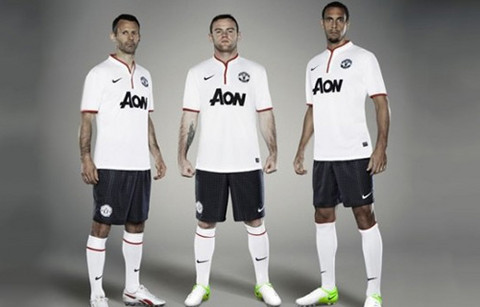 [FOTOS] Manchester United presentó su uniforme alterno