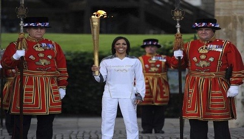 Antorcha olímpica inicia el recorrido de una semana por Londres