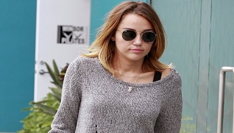 [FOTOS] Miley Cyrus se pasea por el set de 'Paranoia'