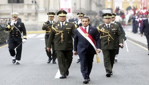 Presidente Ollanta Humala se traslada al Congreso para brindar el Mensaje a la Nación