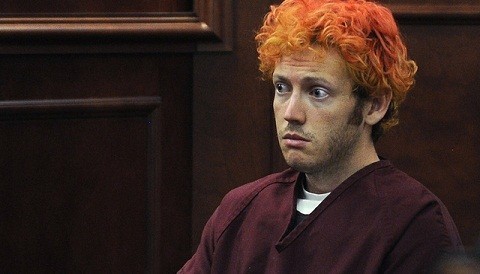 Masacre de Denver: James Holmes escupe a los guardias