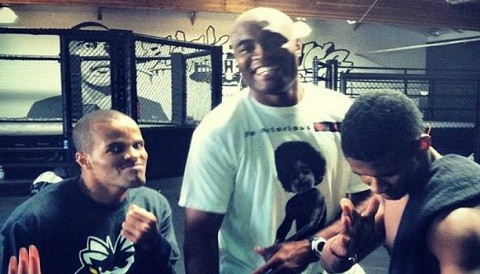 Anderson Silva entrena artes marciales mixtas con Usher