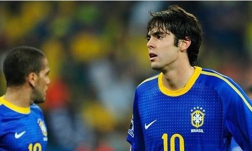 Kaká dispuesto a bajarse el sueldo para volver al AC Milan