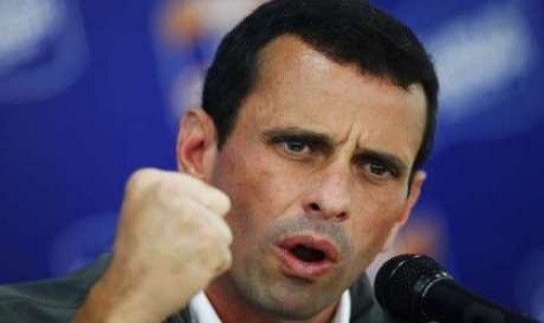 Sondeo: Henrique Capriles supera a Chávez por casi cinco puntos