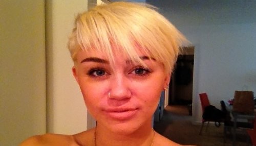Miley Cyrus defiende su look de las críticas