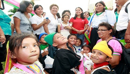 Nadine Heredia se reúne con niños que serán operados de labio leporino