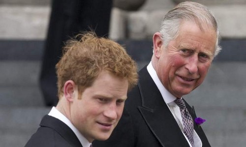 Casa Real amenaza a medios británicos que publiquen fotos del príncipe Harry desnudo
