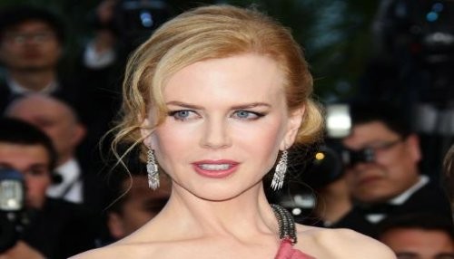 Nicole Kidman posa en topless para la revista V [FOTOS]