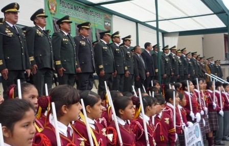 Piden a policías escolares denunciar casos de bullying