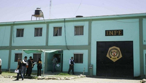 Arequipa: Dos rehenes y seis heridos tras motín en penal de Socabaya