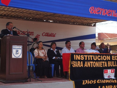 IE Sara Bullón: Marcha de sacrificio al Gobierno Regional Lambayeque