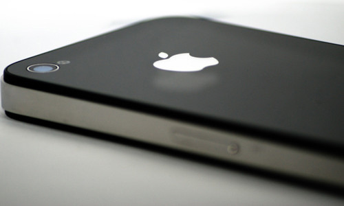 Conector dock del iPhone 5 bajará hasta los 8 pines [FOTO]