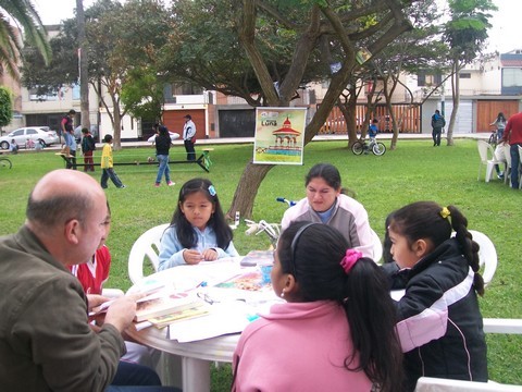 Niños rinden homenaje a Santa Rosa de Lima con lectura al aire libre
