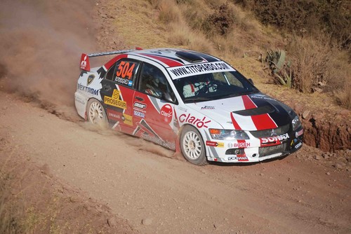 Pardo se mantiene al tope del Nacional de Rally